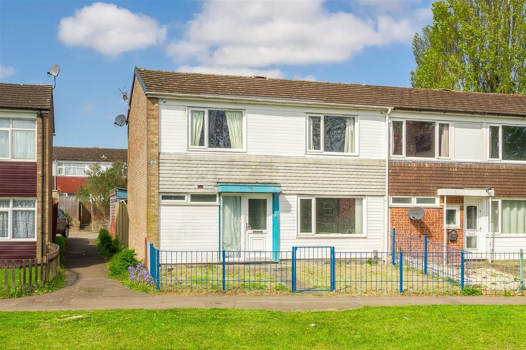 Property photo 1 of 17 175 Queensway - 001.Jpg