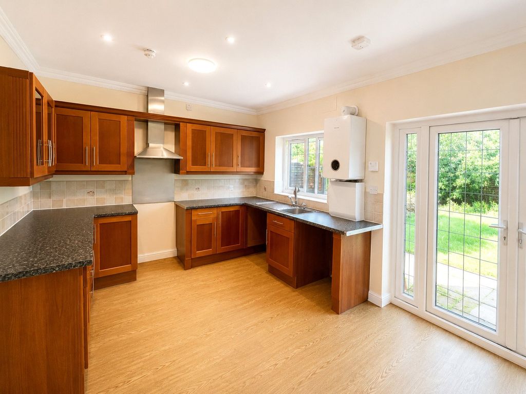 Property photo 3 of 12 Kitchen Dining Room