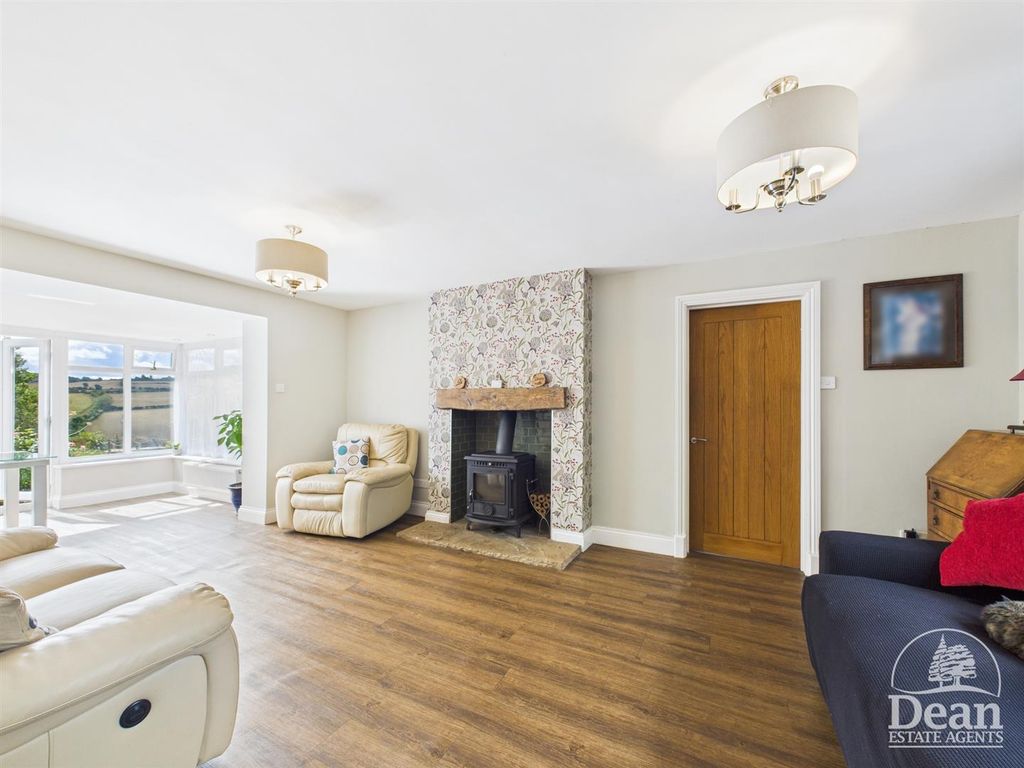 Property photo 2 of 29