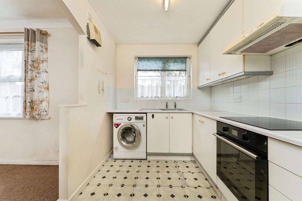 Property photo 3 of 16