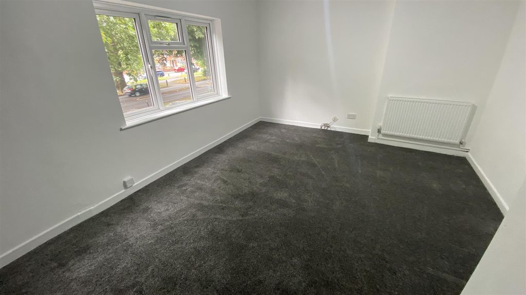 Property photo 2 of 6 Living Room.Jpg