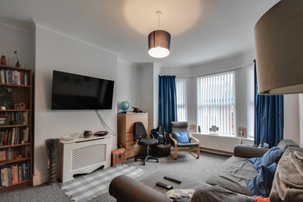 Property photo 2 of 18