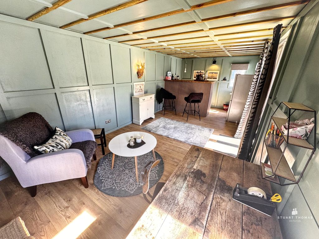 Property photo 2 of 16 Versatile Garden Room Ideal For Entertaining