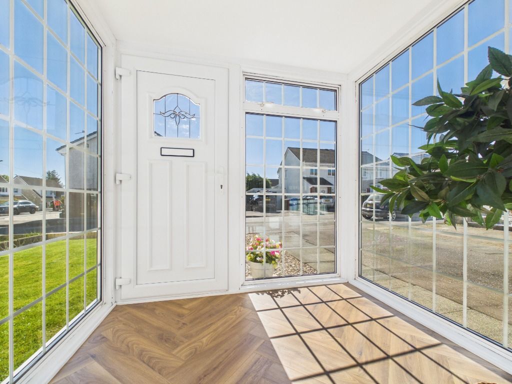 Property photo 2 of 33