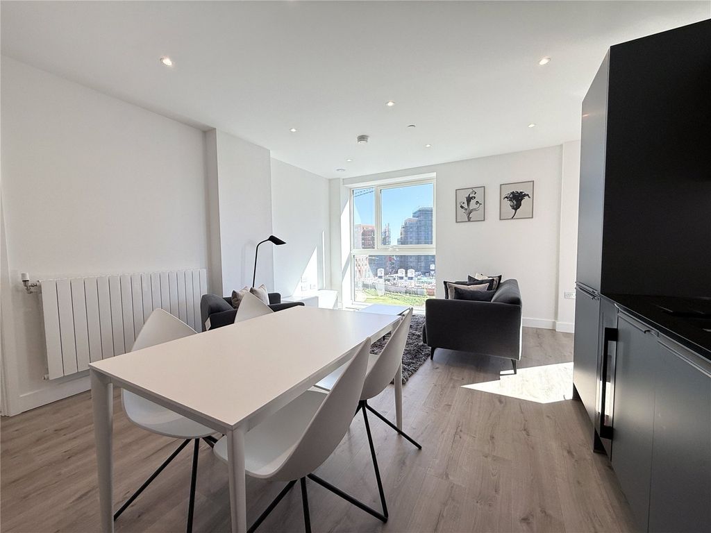 Property photo 2 of 12 Picture No. 14