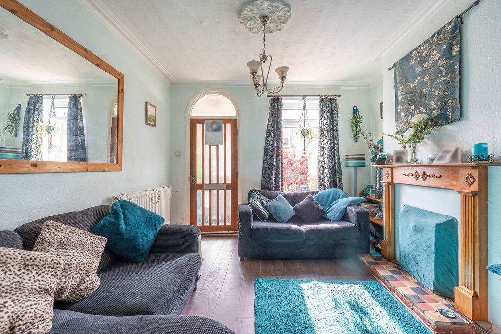 Property photo 2 of 20