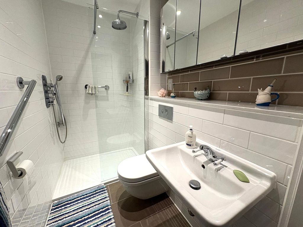 Additional image 7 of 2 bed flat for saleOld Maltings Approach, Melton IP12