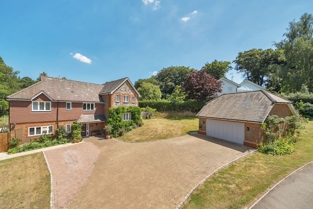 Property photo 1 of 31