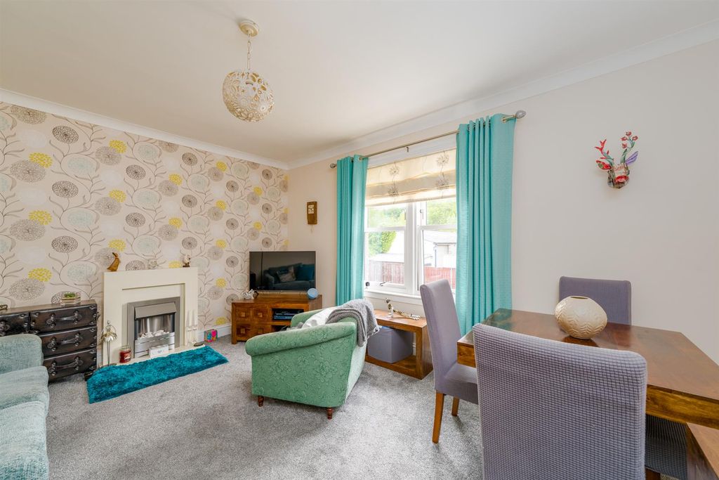 Property photo 2 of 12 11 Mansfield Gardens-03.Jpg