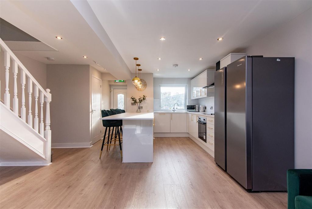 Property photo 2 of 13 17 Templar v2-2.Jpg