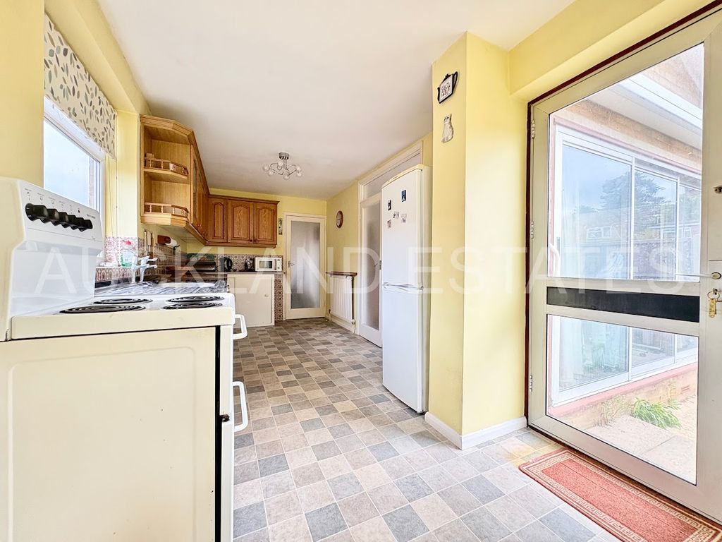 Property photo 3 of 14 Image00007 (10)-1761567606403