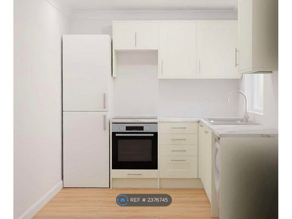 Property photo 1 of 8 New Fitted Kitchen