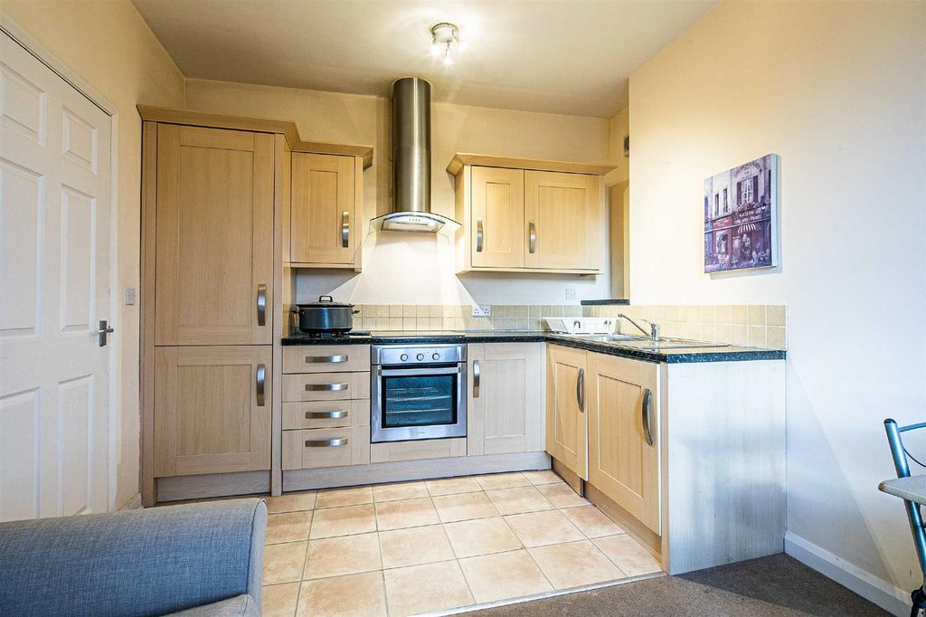 Property photo 2 of 10