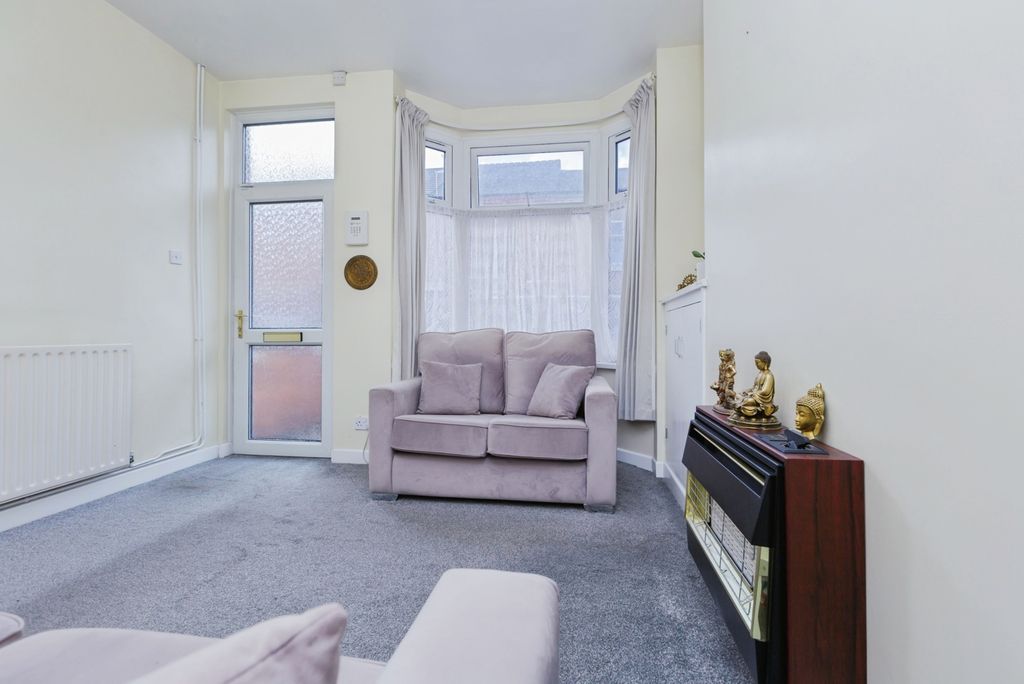 Property photo 3 of 17 Photo
