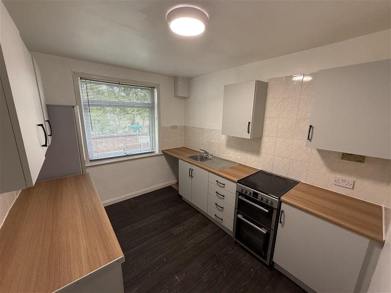 Property photo 1 of 7 Kitchen