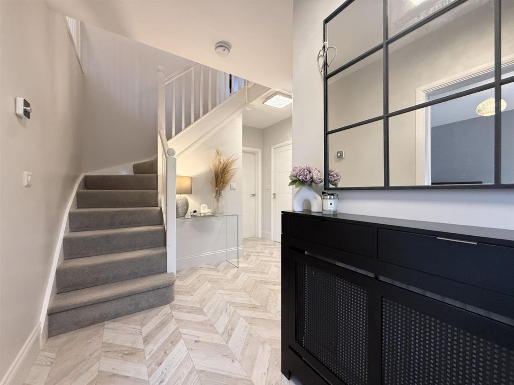 Property photo 2 of 17 Bk3.Jpg