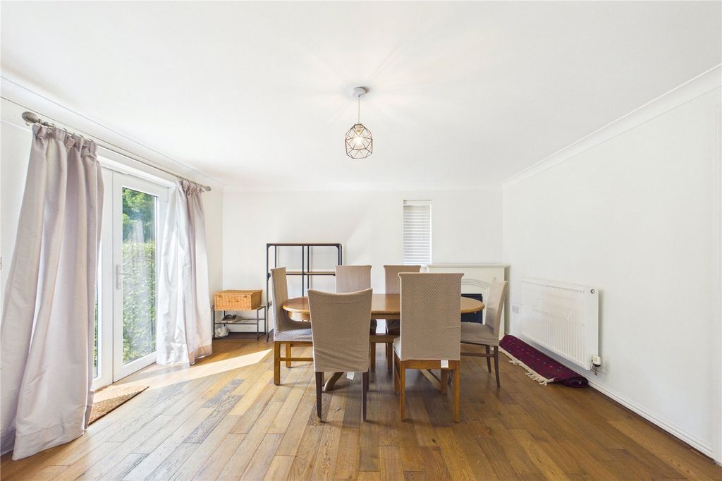 Property photo 3 of 11 Picture No. 02