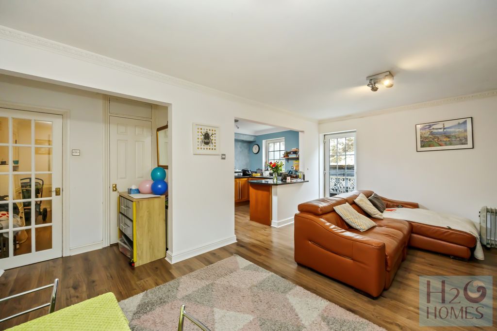 Property photo 3 of 15 Marina Village, Brighton, Brighton Marina, Starboa