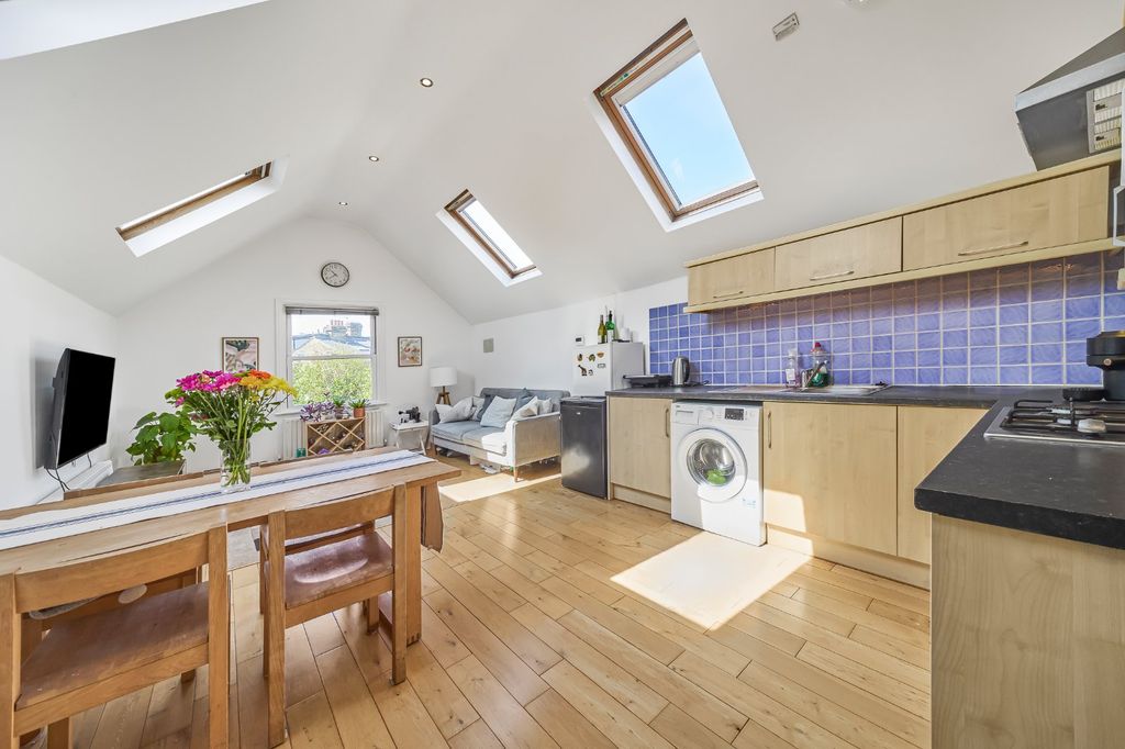 Property photo 1 of 12 Picture No. 02