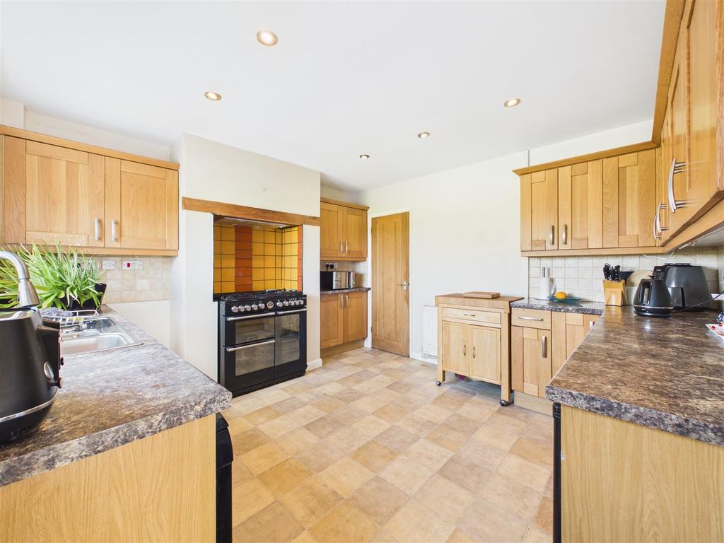 Property photo 2 of 24