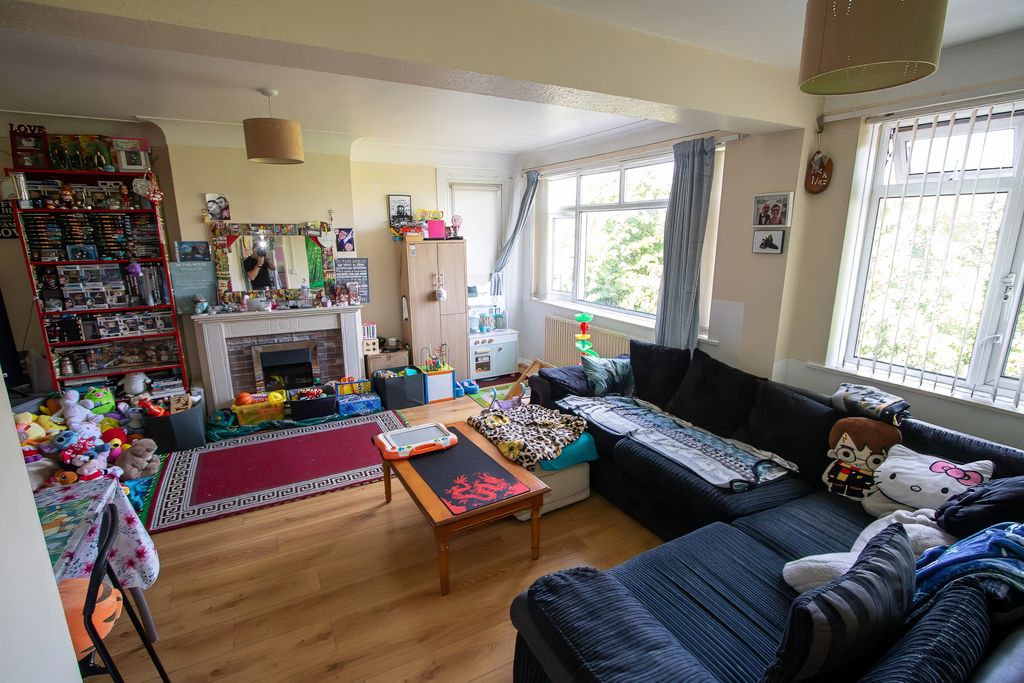 Property photo 2 of 15