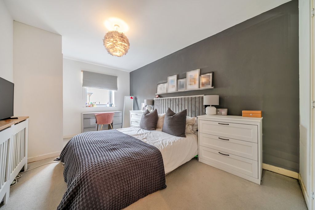 Property photo 3 of 17 1454611-19-69Fc87...