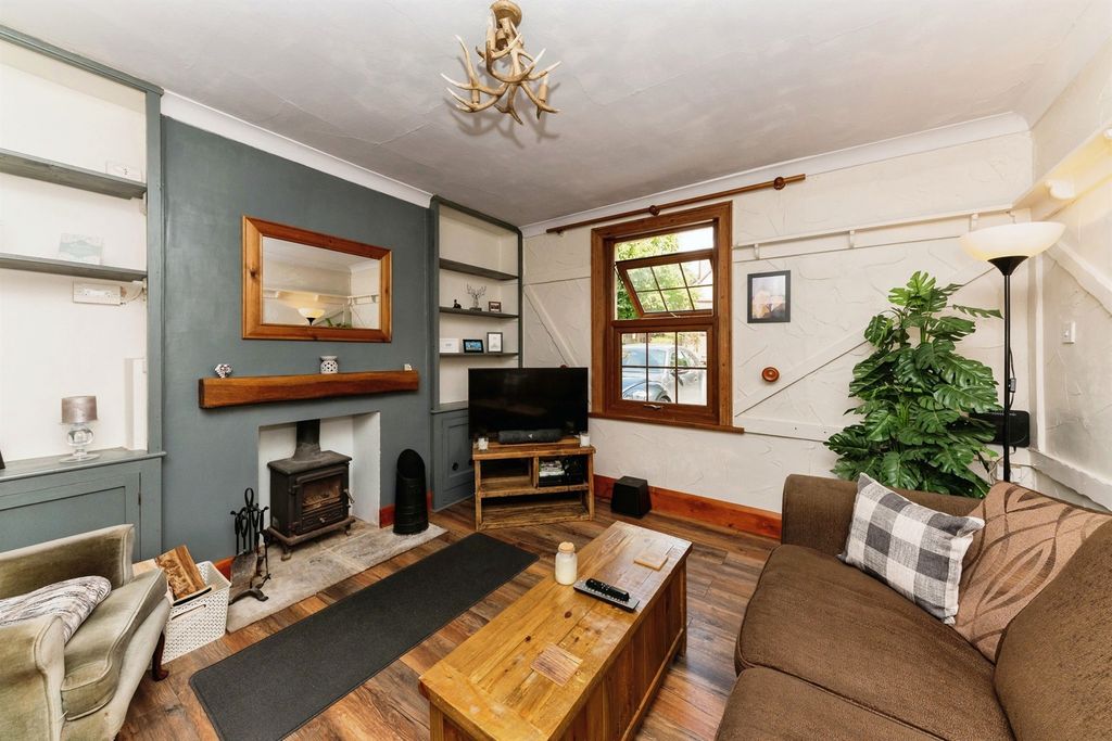 Property photo 2 of 17