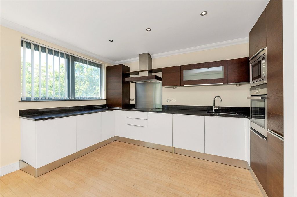 Property photo 3 of 13 Picture No. 21