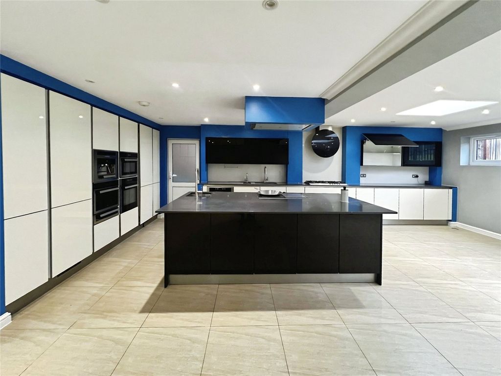 Property photo 2 of 16 Picture No. 16