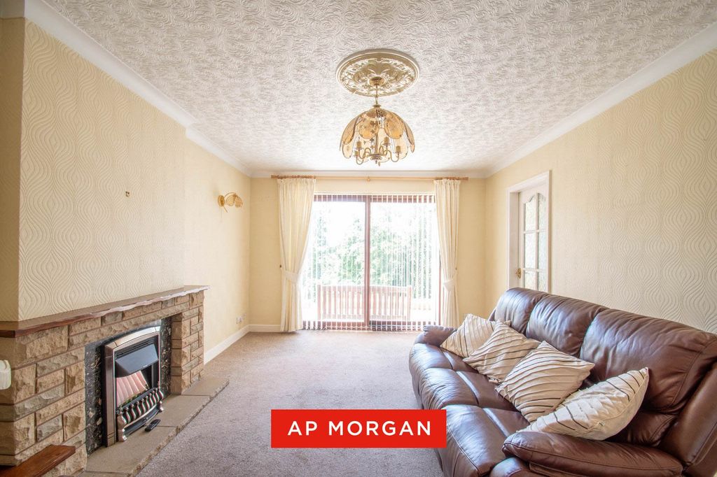 Property photo 3 of 16 Picture No. 22