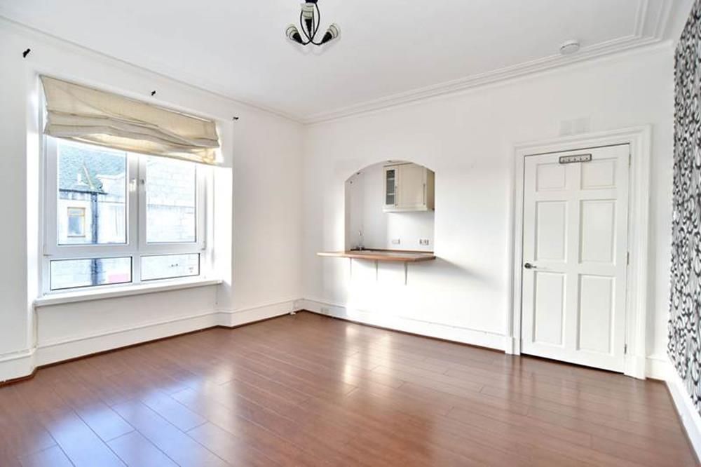 Property photo 2 of 8 Flat2
