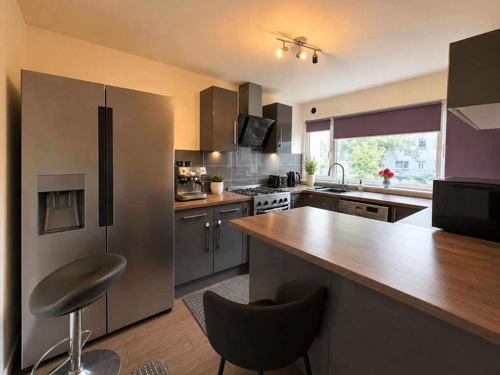 Property photo 2 of 16 Kitchen