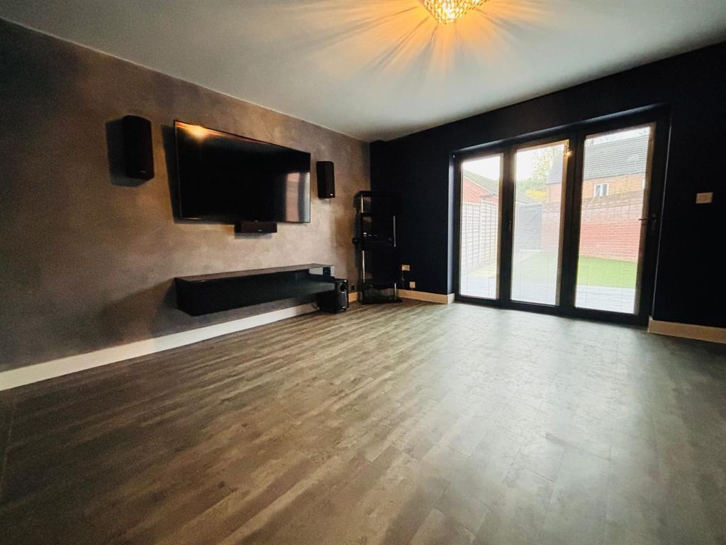 Property photo 3 of 20 Living Room: