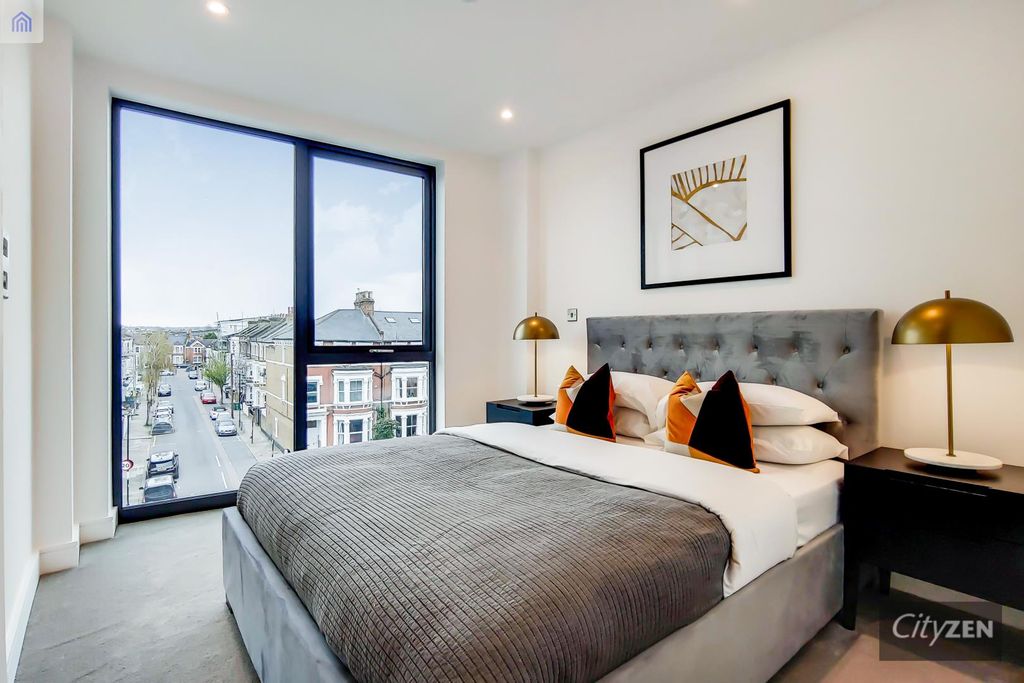 Property photo 3 of 14 Bedroom