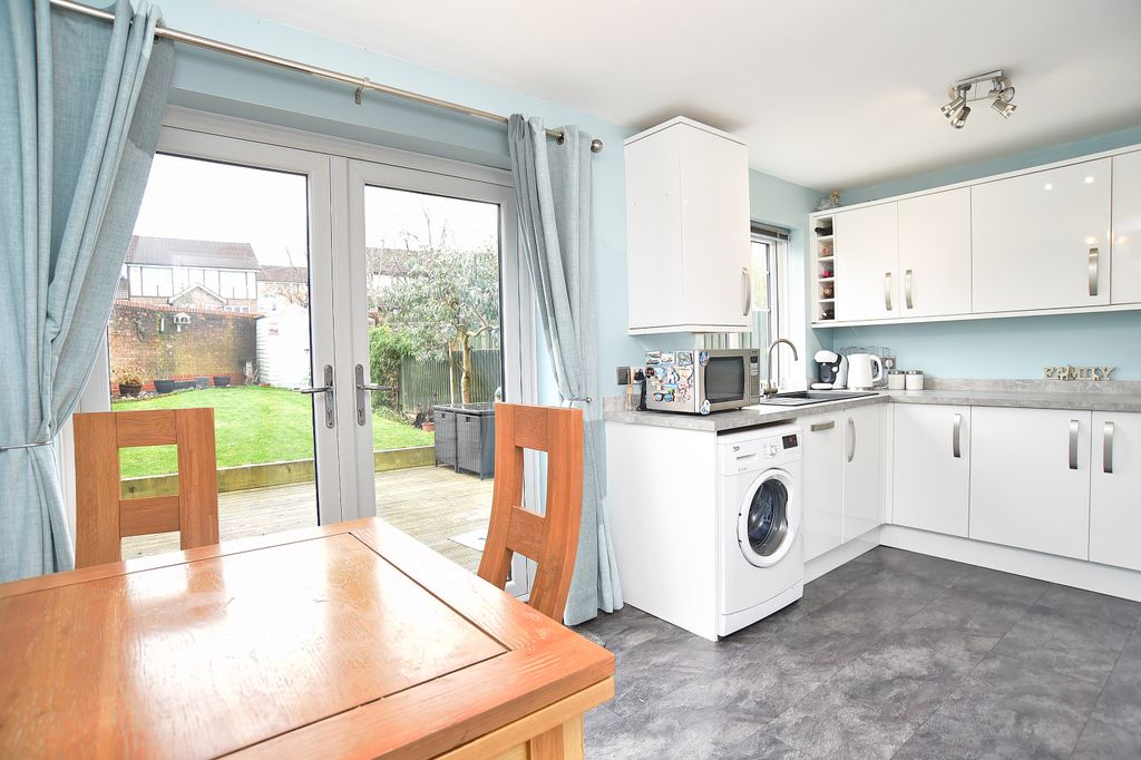 Property photo 3 of 20