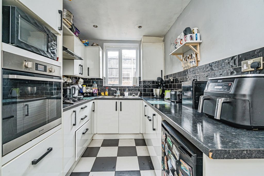 Property photo 3 of 17