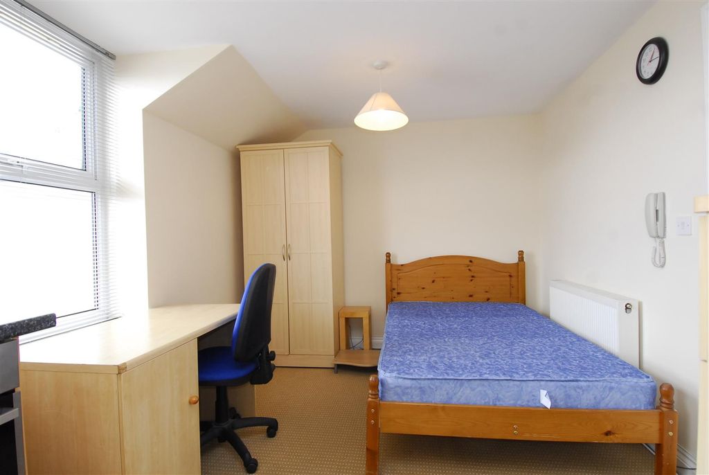Property photo 2 of 7 Kes008.Jpg