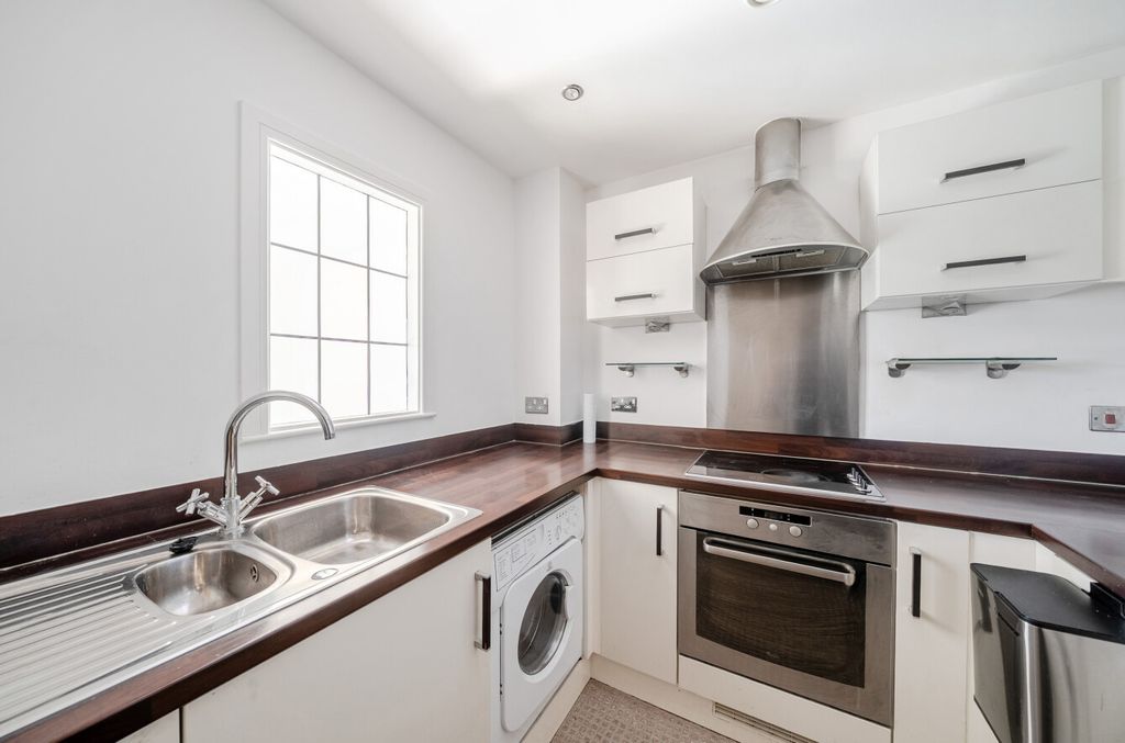 Property photo 2 of 14 1439346-13-69d65E...