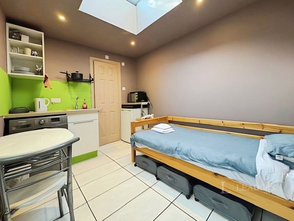 Property photo 1 of 6 Pbox-Img.Jpg