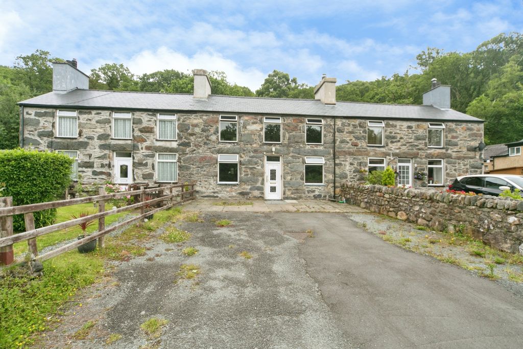 Property photo 1 of 15 Front