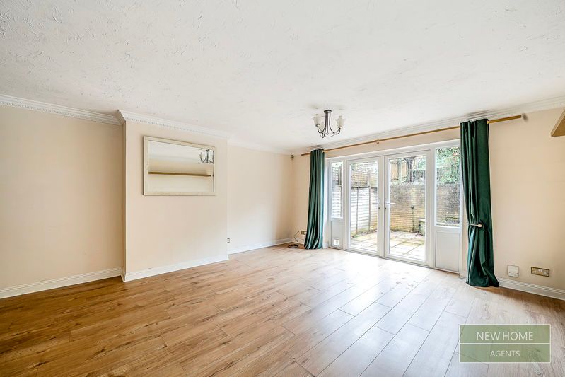 Property photo 3 of 16 Photo 8