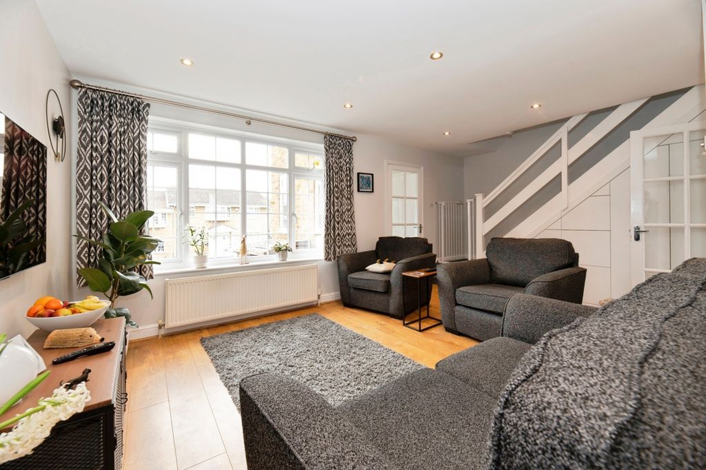 Property photo 3 of 16 Living Room