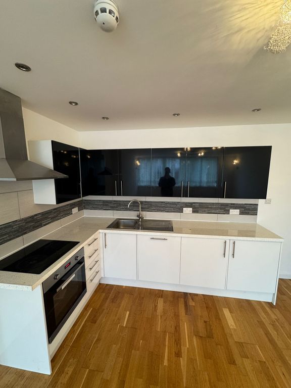 Property photo 2 of 10 Photo 6