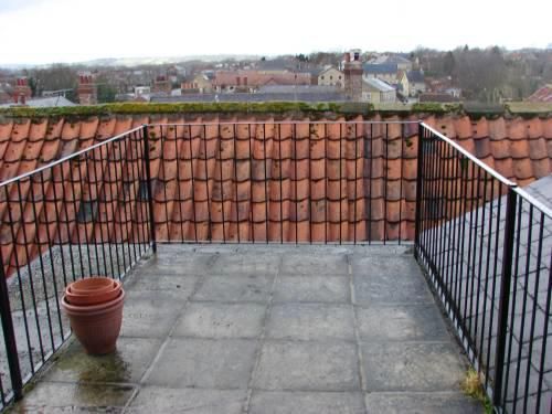 Property photo 2 of 3