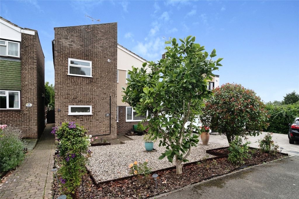 Property photo 1 of 16 Semi Detached Home
