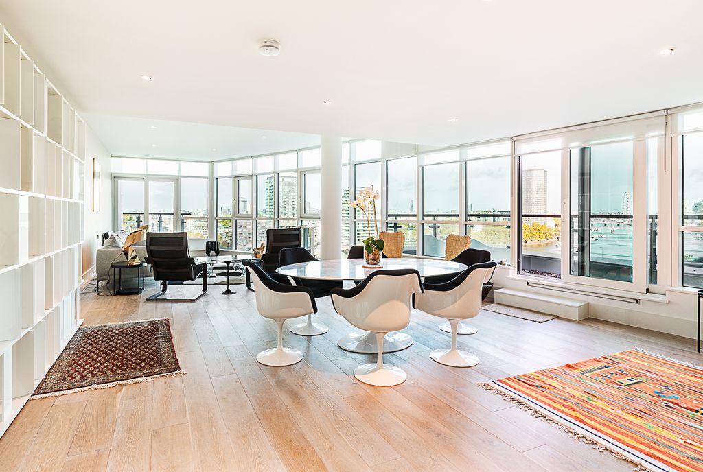 Property photo 3 of 35