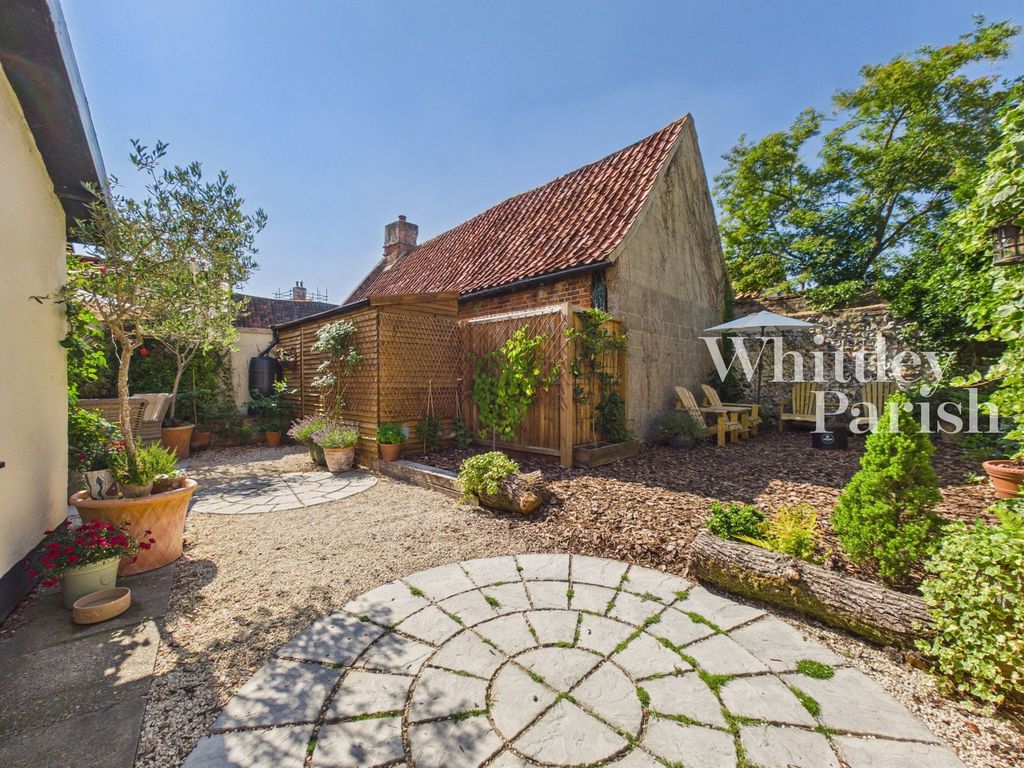 Property photo 2 of 18