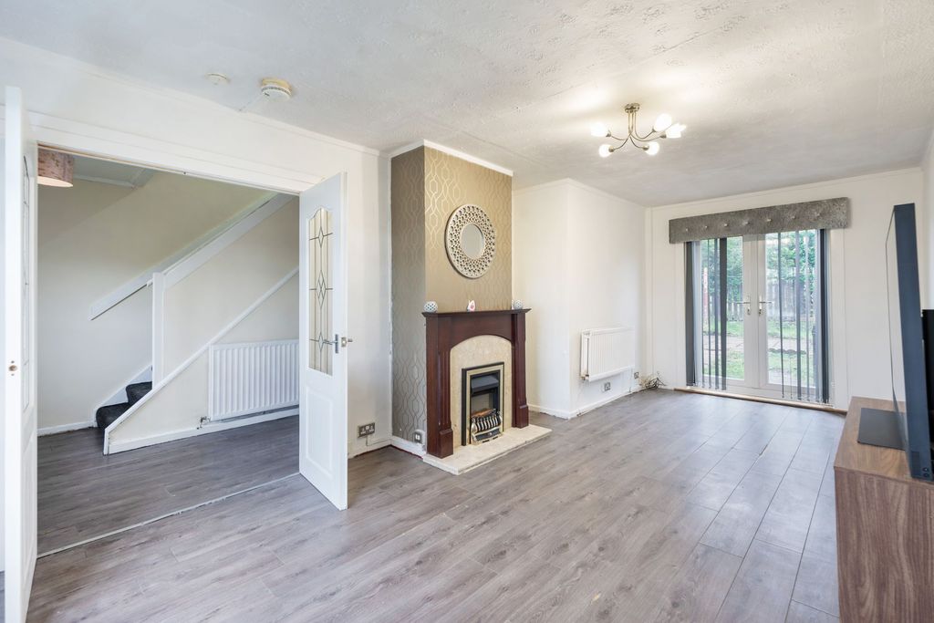 Property photo 2 of 20