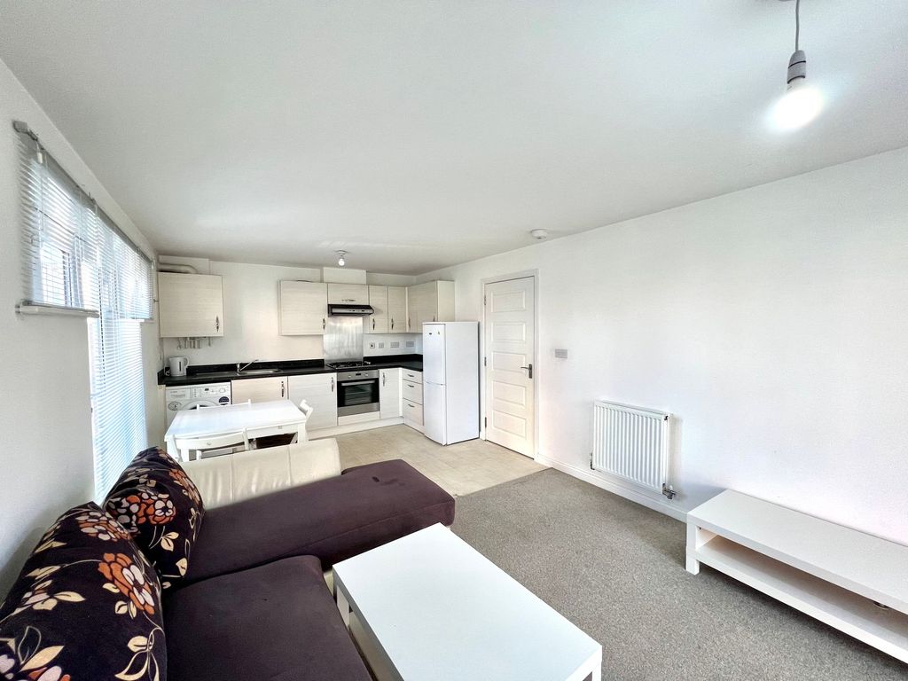 Property photo 2 of 8