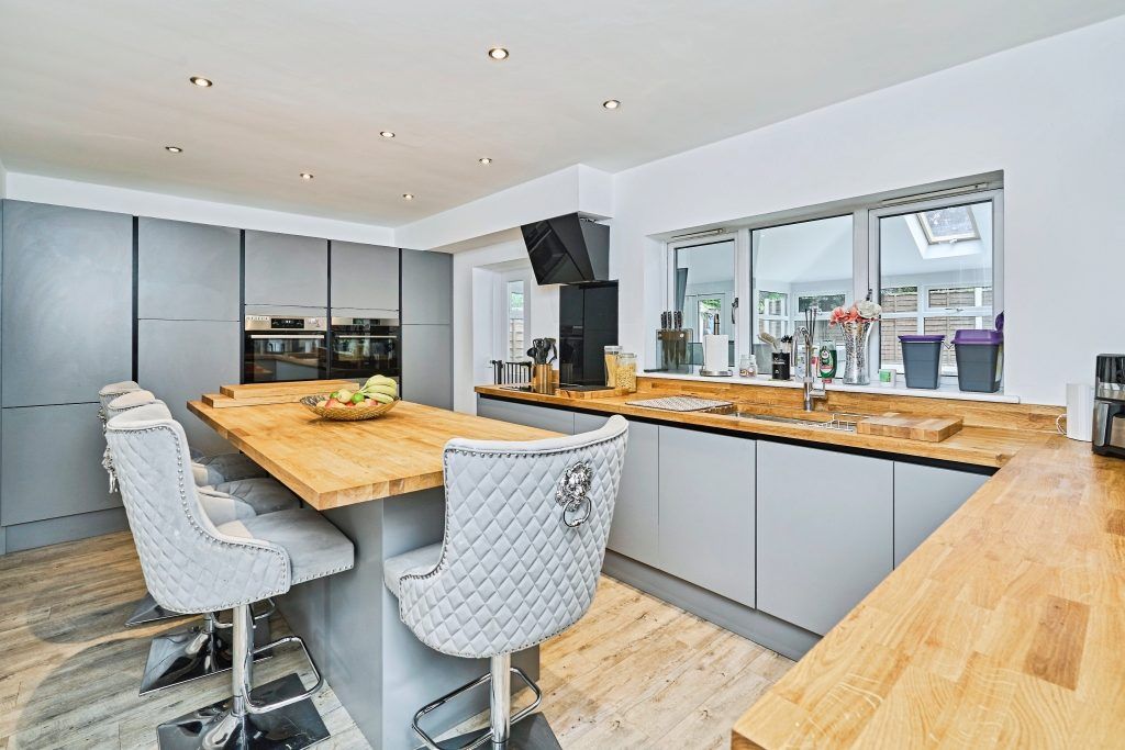 Property photo 3 of 48
